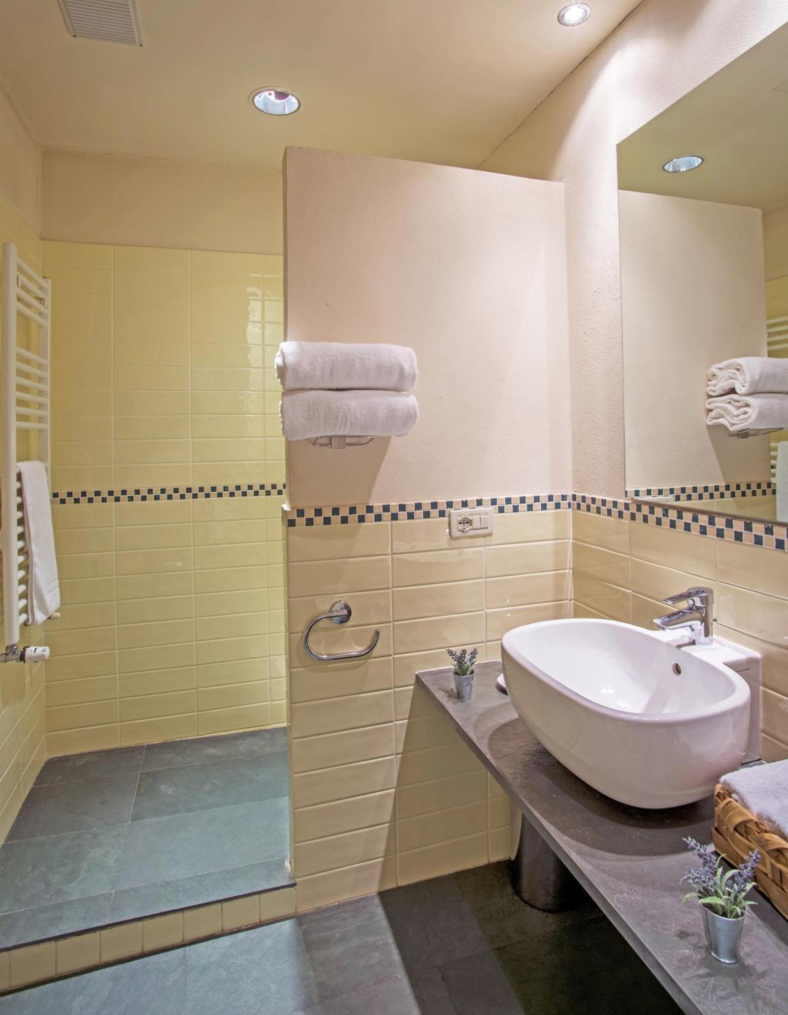 Hotel Antico Podere Propano Saluzzo Exterior foto